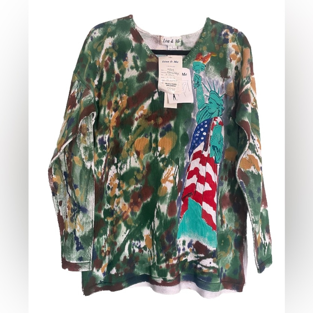 Lisa & Me Collectable Wearable Art Hand Painted Statue of Liberty Sweatshirt